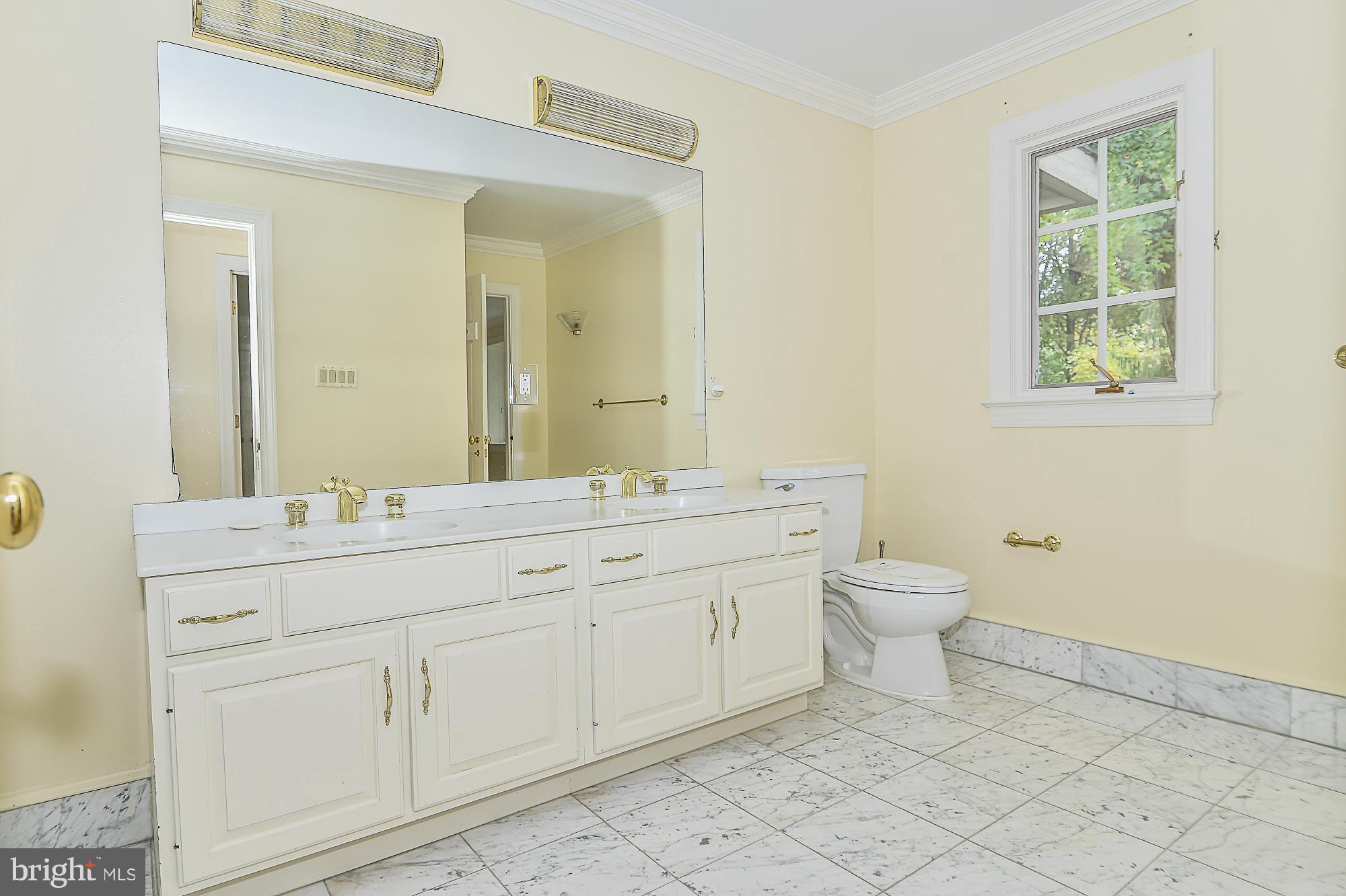 1132 Chain Bridge Road McLean, VA 22101 - Photo 25 of 30 Bath