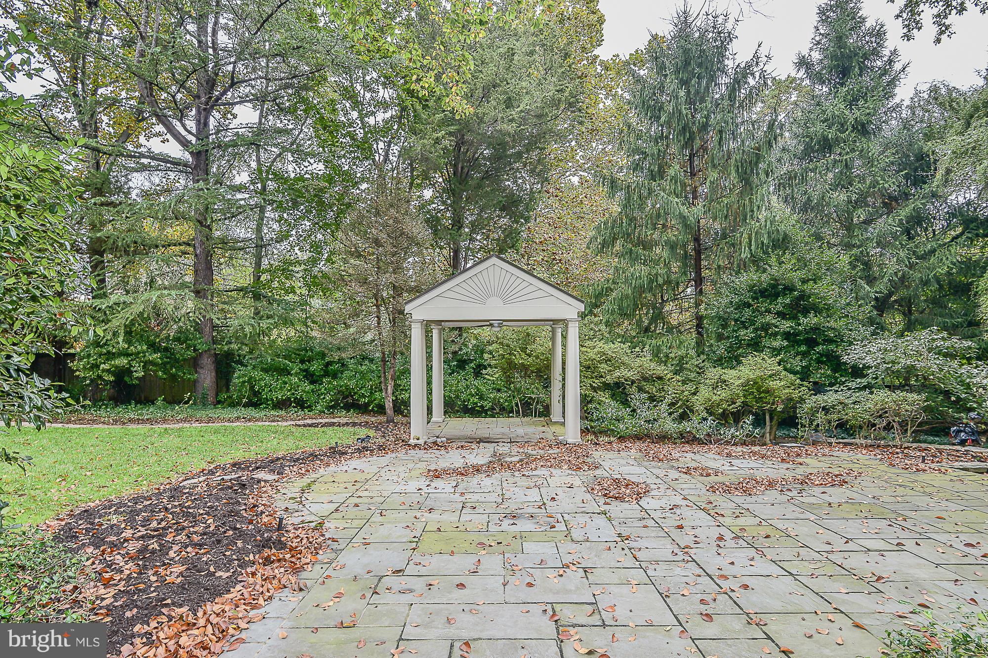 1132 Chain Bridge Road McLean, VA 22101 - Photo 29 of 30 Exterior (Rear)