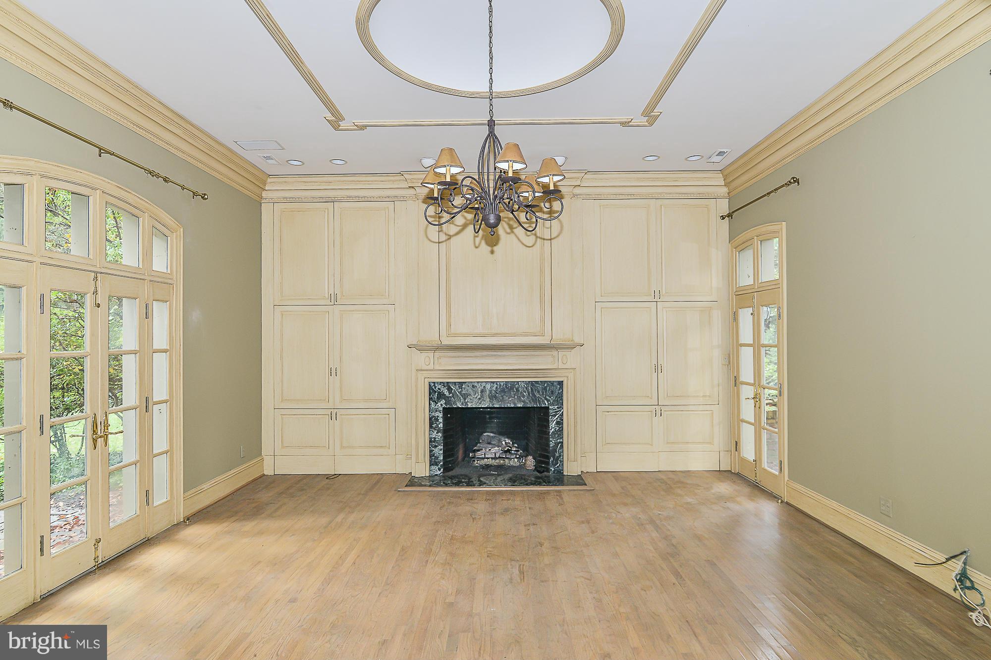 1132 Chain Bridge Road McLean, VA 22101 - Photo 10 of 30 Living Room