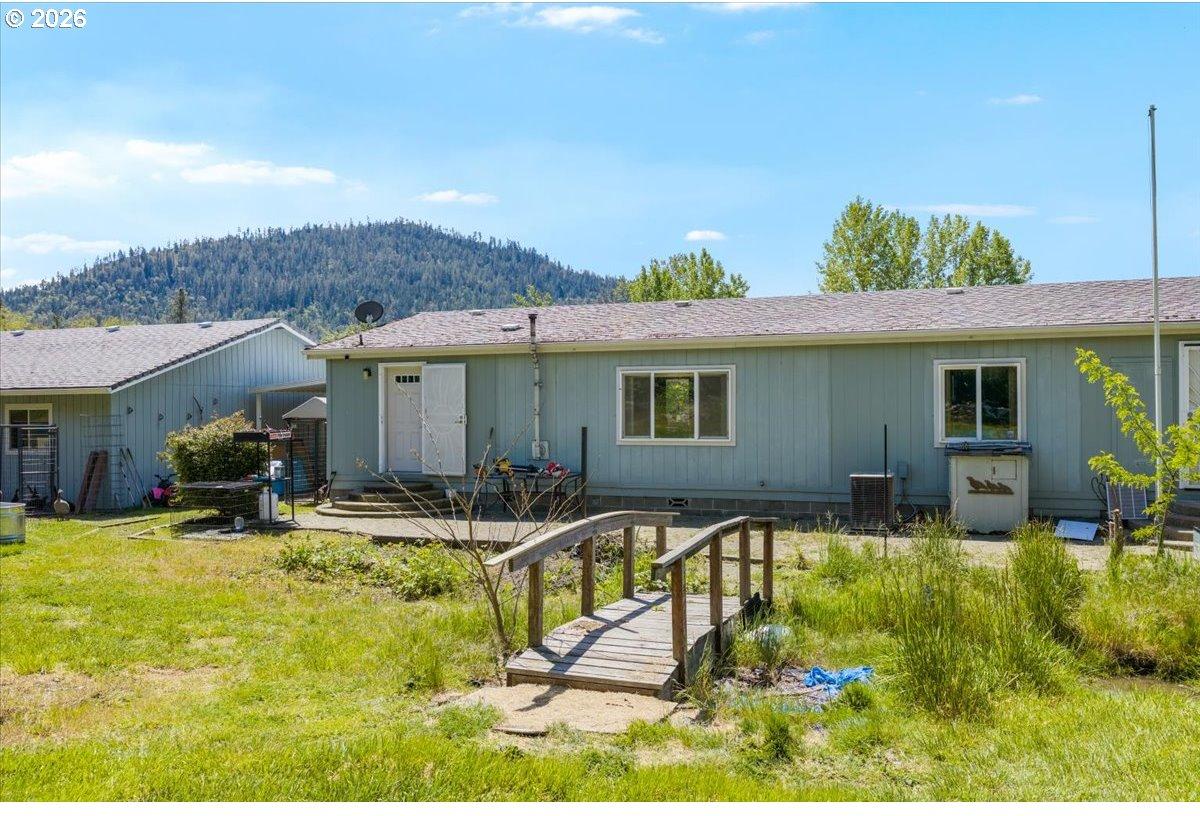 2447 Stringer Gap Road Grants Pass, OR 97527 - Photo 3 of 34 Gallery Image 3