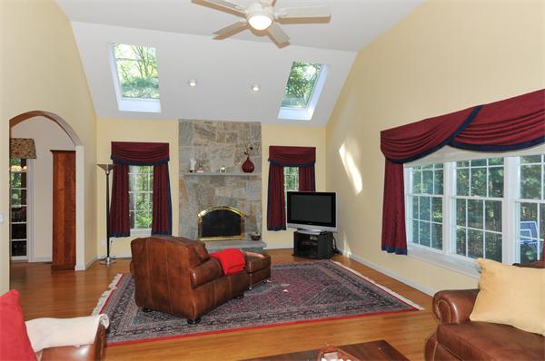 36 Battle Flagg Road Bedford, MA 01730 - Photo 2 of 19 Gallery Image 2
