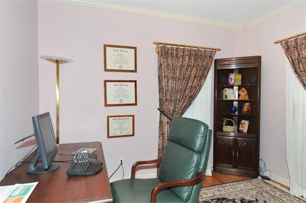36 Battle Flagg Road Bedford, MA 01730 - Photo 7 of 19 Gallery Image 7