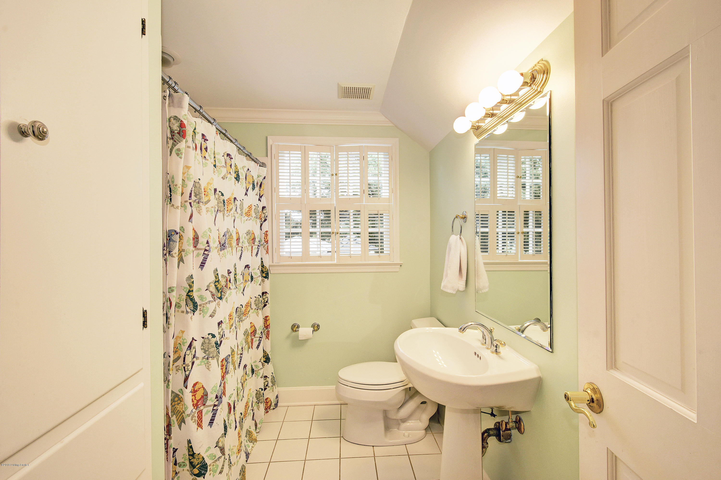 204 Sequoya Road Louisville, KY 40207 - Photo 34 of 55 Full Bath