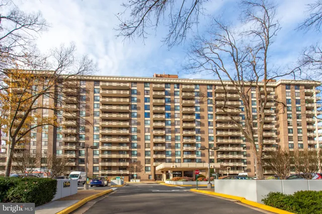 $3,000 | 1808 Old Meadow Road, Unit 1012, McLean, VA 22102