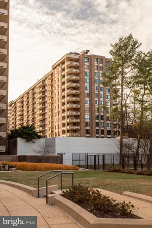 $3,000 | 1808 Old Meadow Road, Unit 1012, McLean, VA 22102