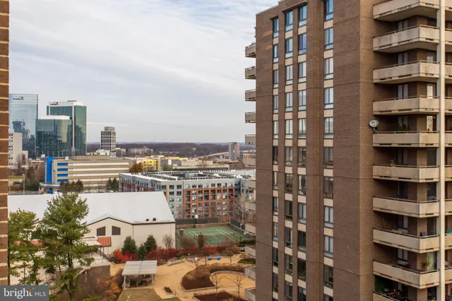 $3,000 | 1808 Old Meadow Road, Unit 1012, McLean, VA 22102