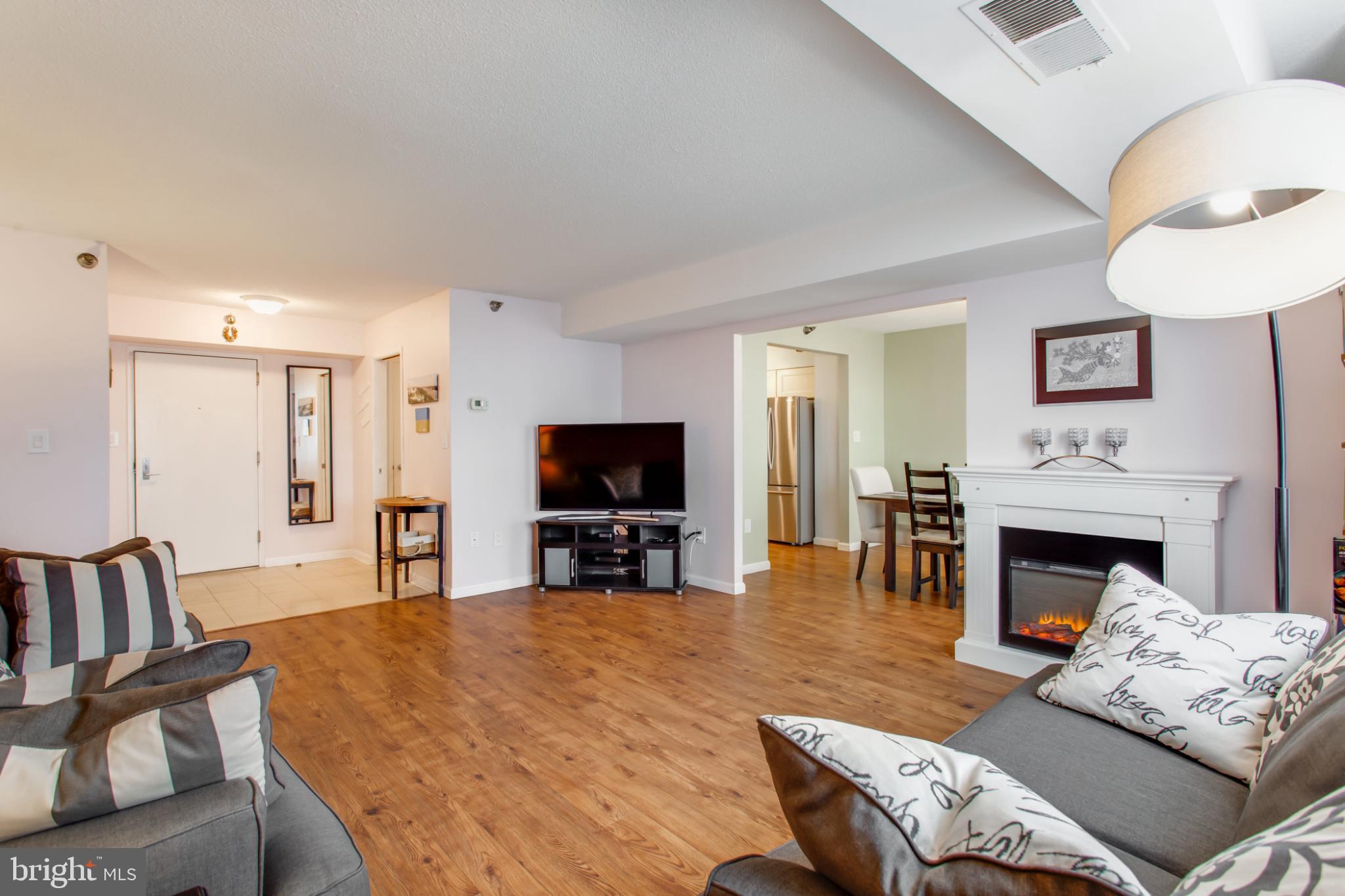 1808 Old Meadow Road, Unit 1012 McLean, VA 22102 - Photo 7 of 62 Modern living space with cozy ambiance.