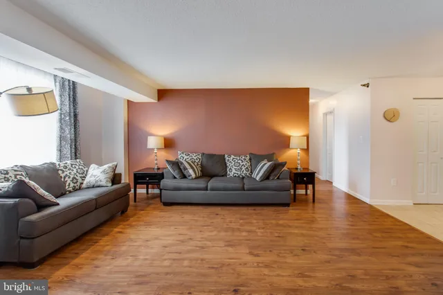 $3,000 | 1808 Old Meadow Road, Unit 1012, McLean, VA 22102