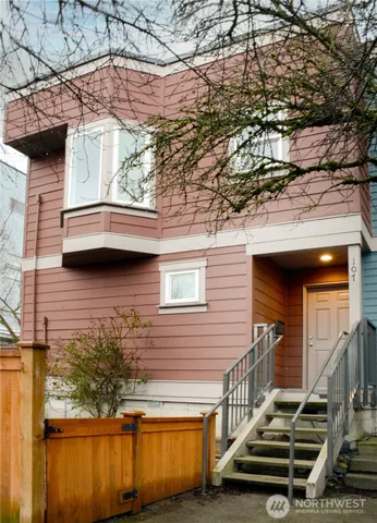 $379,000 | 107 16th Avenue, Unit 107, Seattle, WA 98122