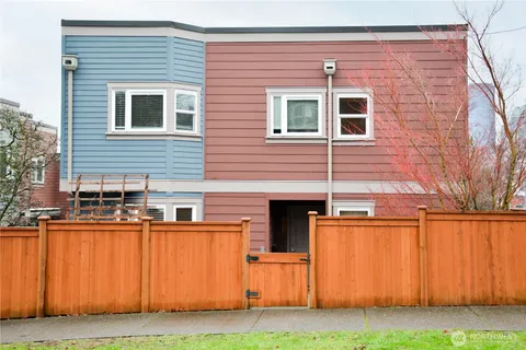 $379,000 | 107 16th Avenue, Unit 107, Seattle, WA 98122