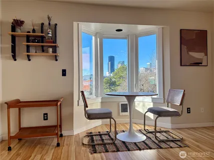 $379,000 | 107 16th Avenue, Unit 107, Seattle, WA 98122