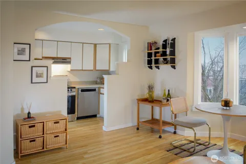 $379,000 | 107 16th Avenue, Unit 107, Seattle, WA 98122