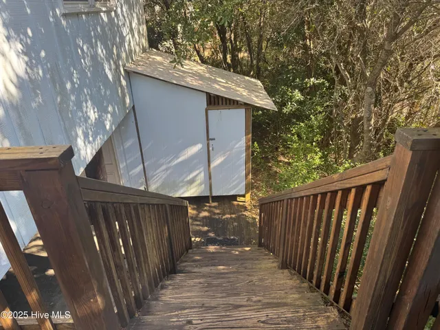 $750,000 | 102 Lawrence Street, Emerald Isle, NC 28594