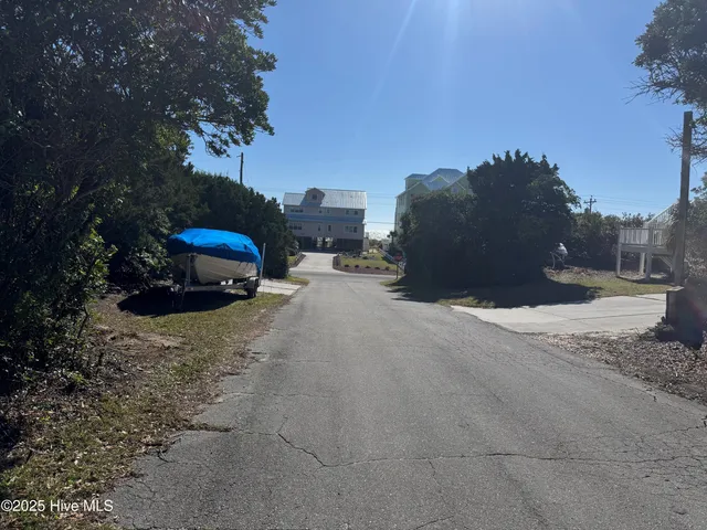 $750,000 | 102 Lawrence Street, Emerald Isle, NC 28594