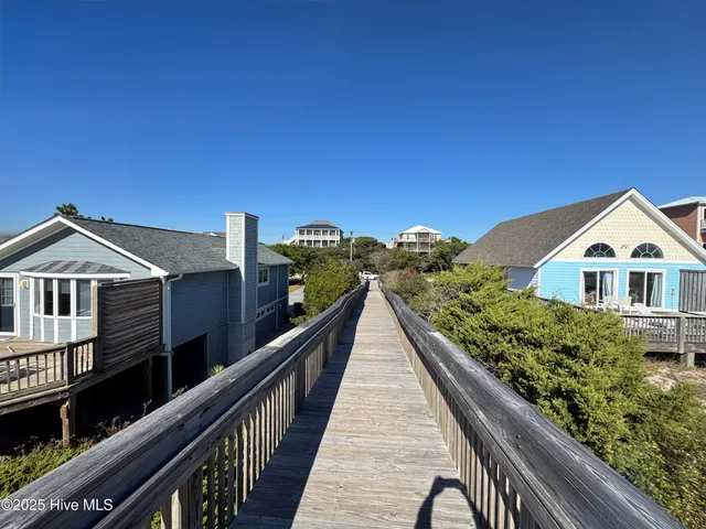 $750,000 | 102 Lawrence Street, Emerald Isle, NC 28594