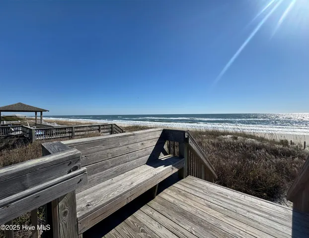 $750,000 | 102 Lawrence Street, Emerald Isle, NC 28594