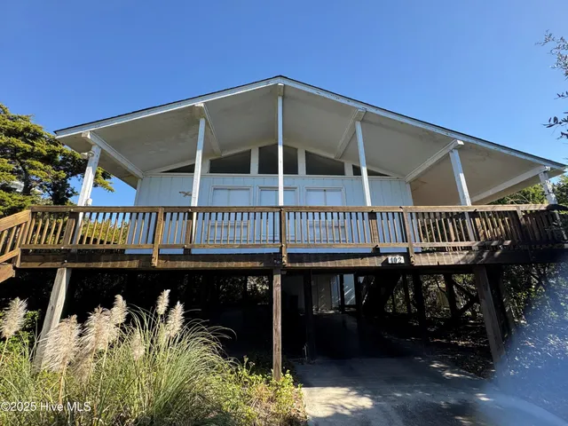 $750,000 | 102 Lawrence Street, Emerald Isle, NC 28594