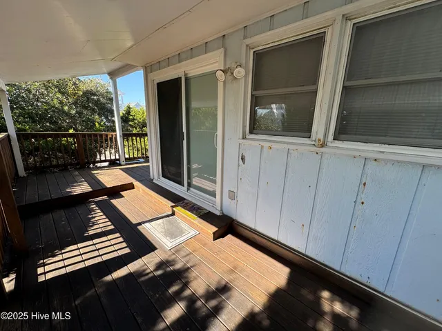 $750,000 | 102 Lawrence Street, Emerald Isle, NC 28594