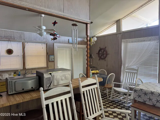 $750,000 | 102 Lawrence Street, Emerald Isle, NC 28594