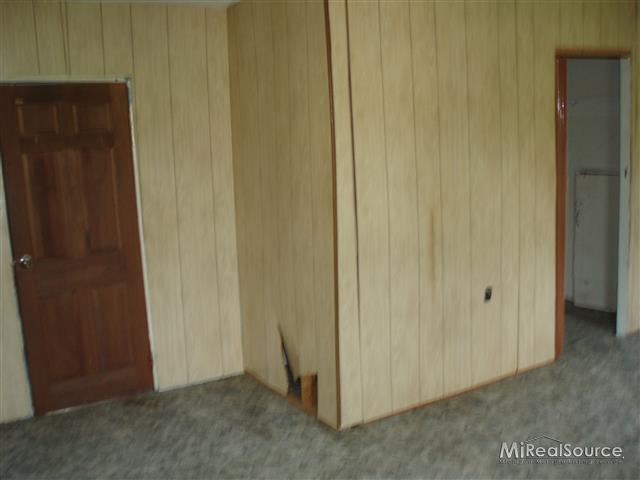 7529 Shea Road Fair Haven, MI 48023 - Photo 19 of 30 31146665-18.JPG