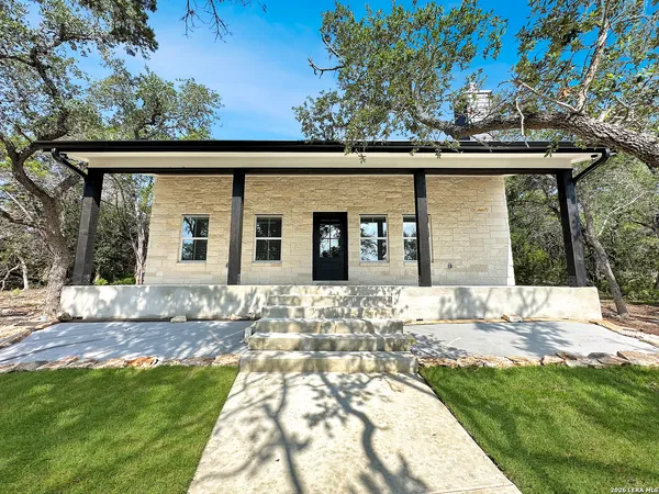$439,000 | 197 Spring Mountain Drive, Canyon Lake, TX 78133