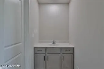 $2,175 | 665 Sipos Drive, Northampton, PA 18067