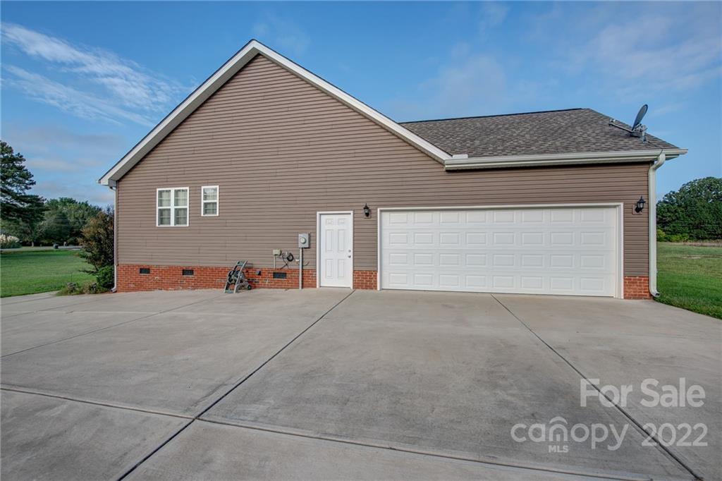 568 East Old Limestone Road York, SC 29745 - Photo 24 of 25 Gallery Image 24