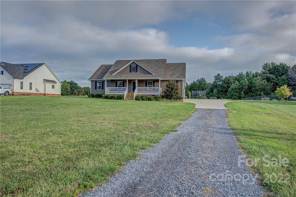 568 East Old Limestone Road York, SC 29745 - Photo 3 of 25 Gallery Image 3