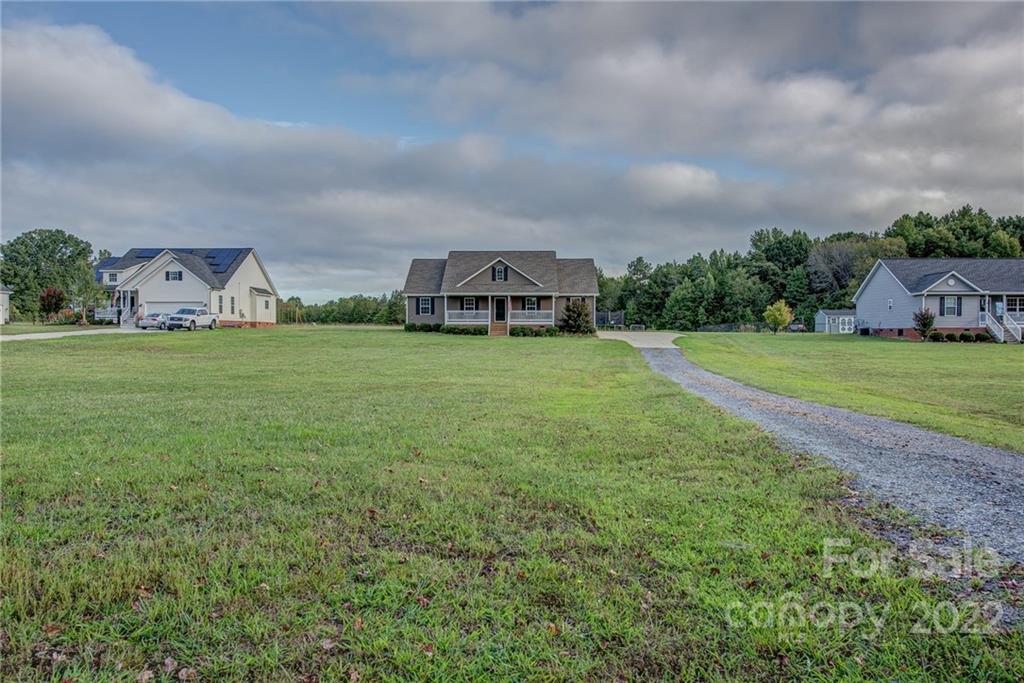 568 East Old Limestone Road York, SC 29745 - Photo 4 of 25 Gallery Image 4