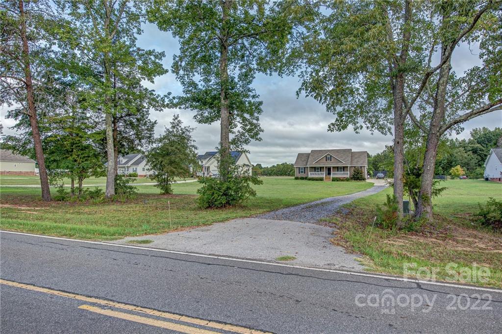 568 East Old Limestone Road York, SC 29745 - Photo 7 of 25 Gallery Image 7