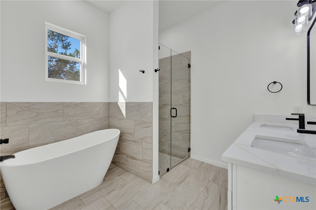118 Crazy Cross Road Wimberley, TX 78676 - Photo 9 of 23 Gallery Image 9