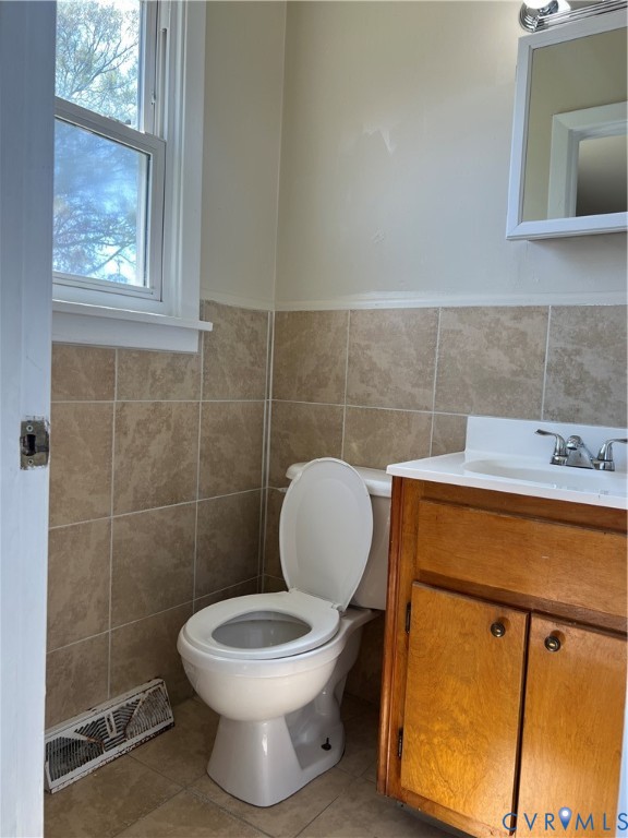 3000 Clark Street Hopewell, VA 23860 - Photo 17 of 18 a bathroom with a toilet and a sink