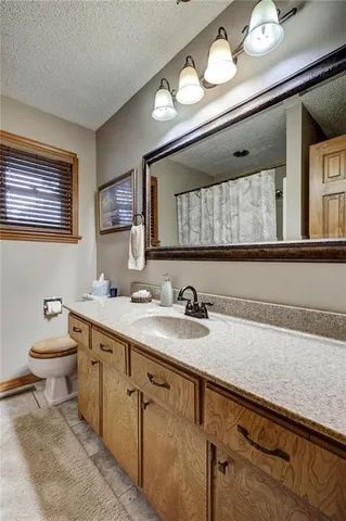 $271,500 | 3050 Gaineswood Avenue, Baxter Springs, KS 66713