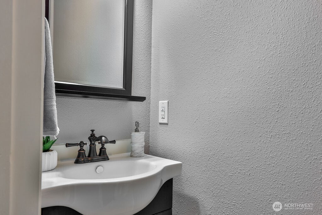 1555 Union Avenue Northeast, Unit 22 Renton, WA 98059 - Photo 11 of 32