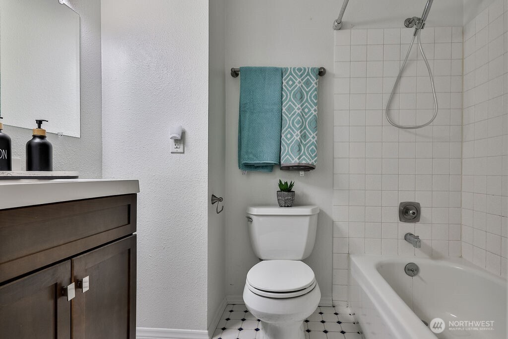 1555 Union Avenue Northeast, Unit 22 Renton, WA 98059 - Photo 19 of 32