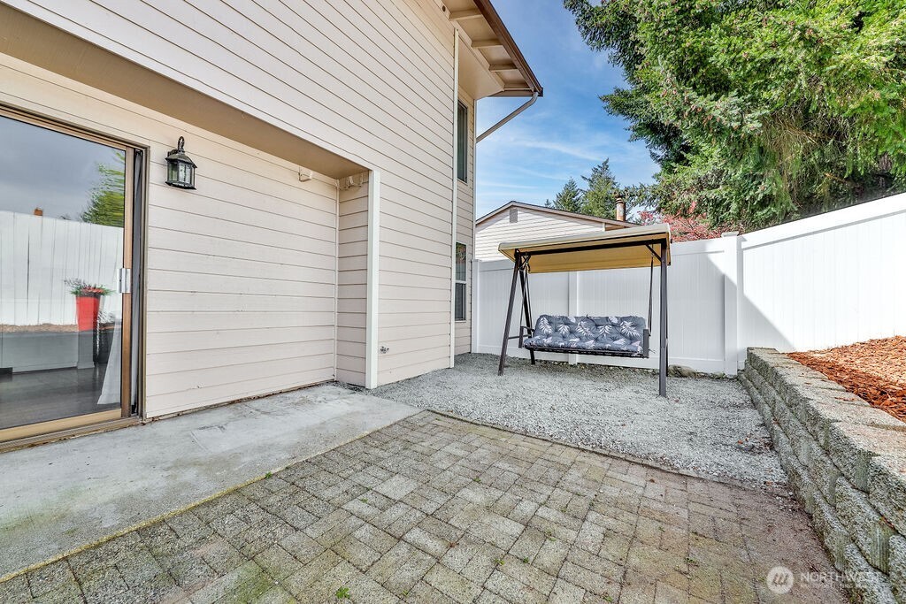 1555 Union Avenue Northeast, Unit 22 Renton, WA 98059 - Photo 23 of 32