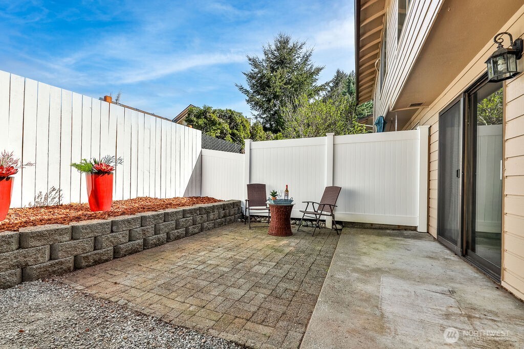 1555 Union Avenue Northeast, Unit 22 Renton, WA 98059 - Photo 25 of 32