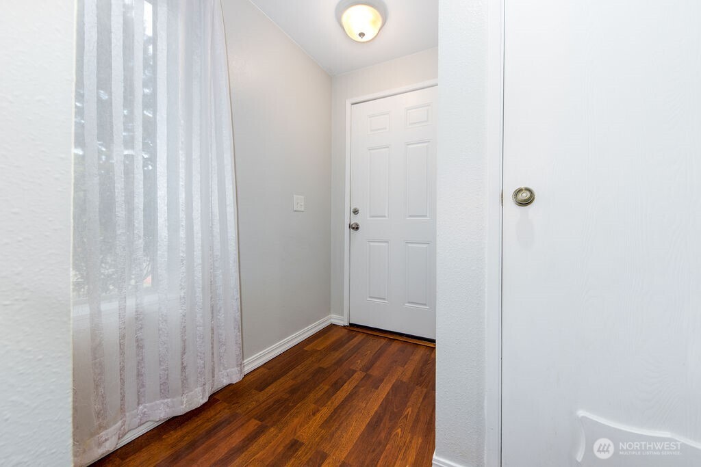 1555 Union Avenue Northeast, Unit 22 Renton, WA 98059 - Photo 3 of 32