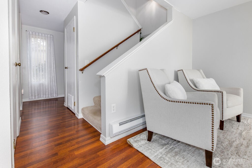 1555 Union Avenue Northeast, Unit 22 Renton, WA 98059 - Photo 4 of 32
