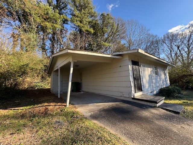 2118 Kipling Circle Southeast Atlanta, GA 30315 - Photo 4 of 11 a house with trees in the background
