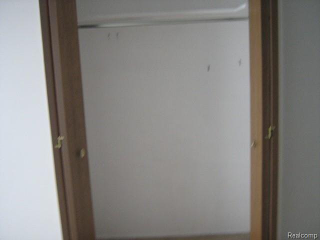 31828 Kelly Road Roseville, MI 48066 - Photo 11 of 14 3-9-14 067 (Small).jpg