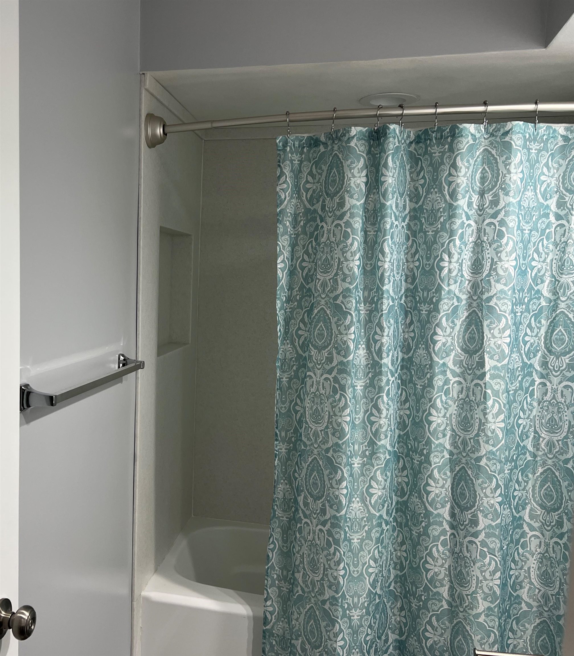 14 Spring Brook Road Rockford, IL 61114 - Photo 26 of 31 a bathroom with a shower and a bath tub