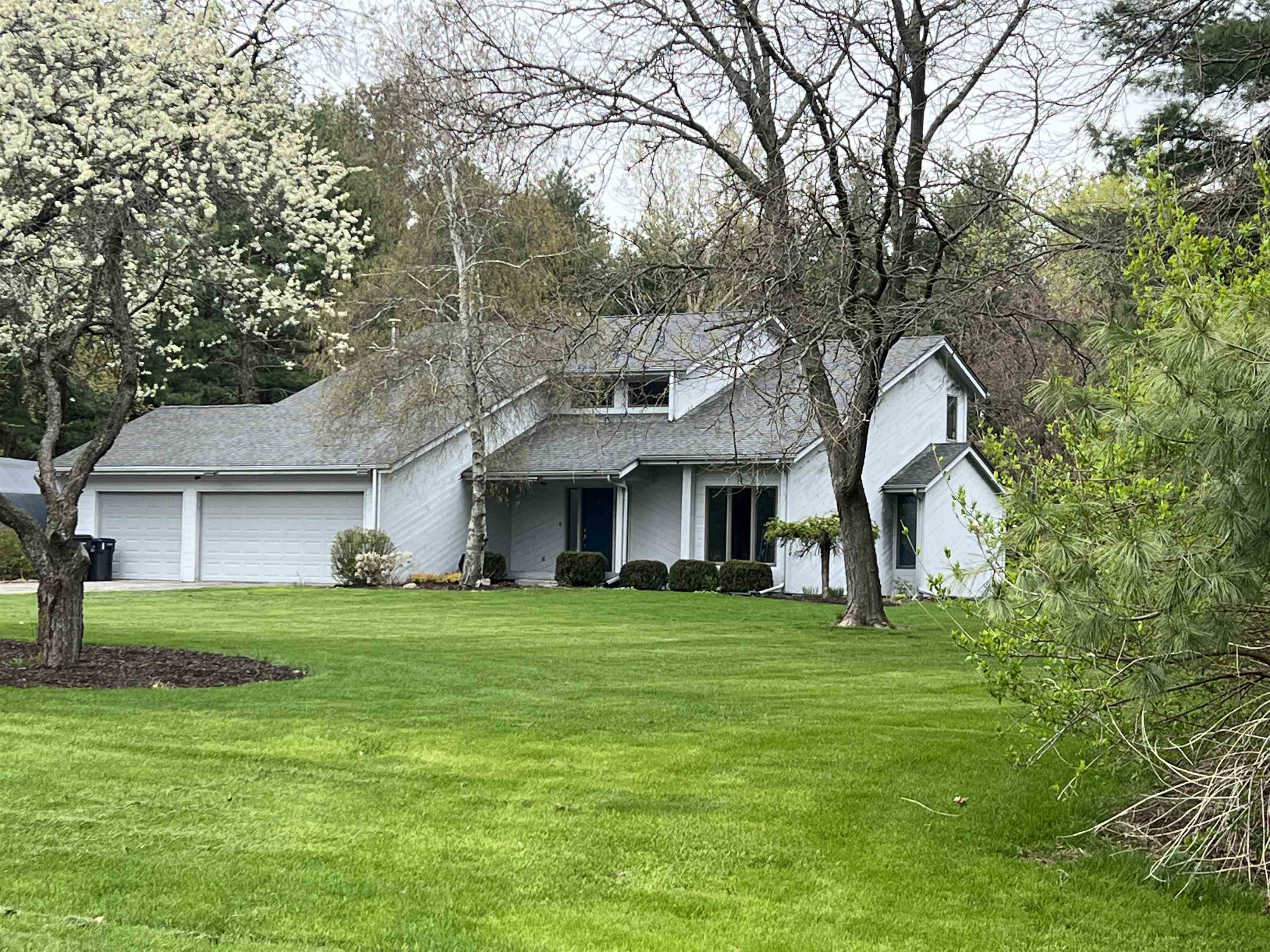 14 Spring Brook Road Rockford, IL 61114 - Photo 31 of 31 a front view of house with yard and green space