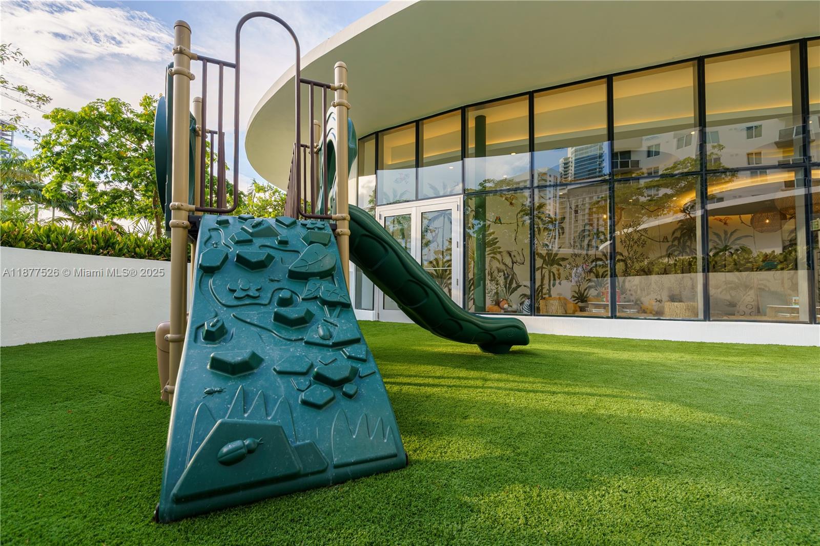 700 Northeast 24th Street, Unit 1402 Miami, FL 33137 - Photo 58 of 68 Playground