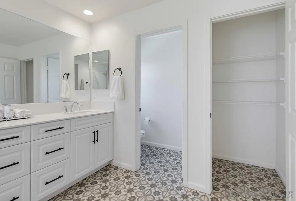 1013 Crestline Road San Marcos, CA 92069 - Photo 34 of 58 Primary Bath/Spa