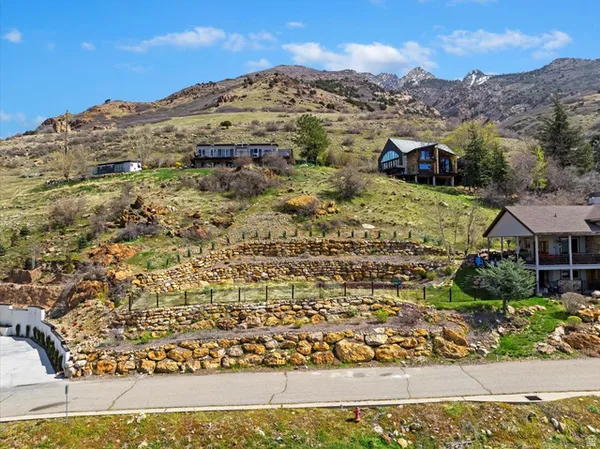 $495,000 | 3088 East Silver Hawk Drive, Holladay, UT 84121