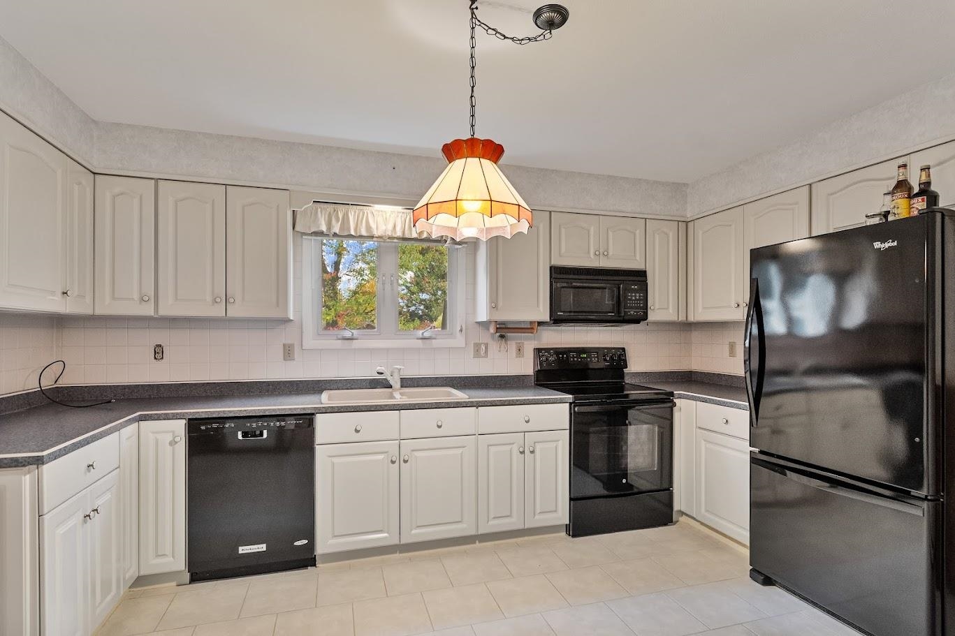 15 Blondin Circle Burlington, VT 05408 - Photo 4 of 33