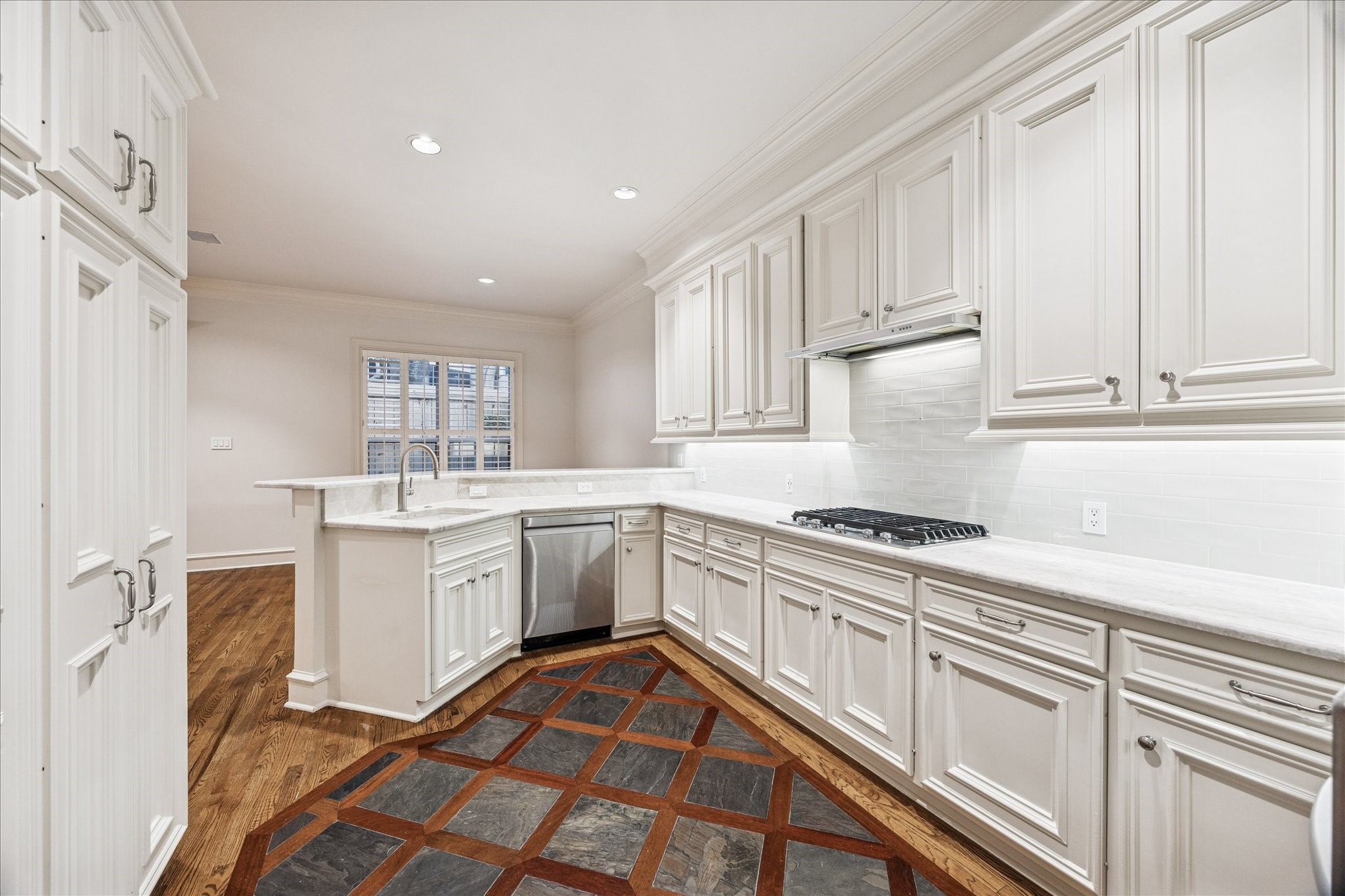 5823 Augusta Court Houston, TX 77057 - Photo 17 of 44