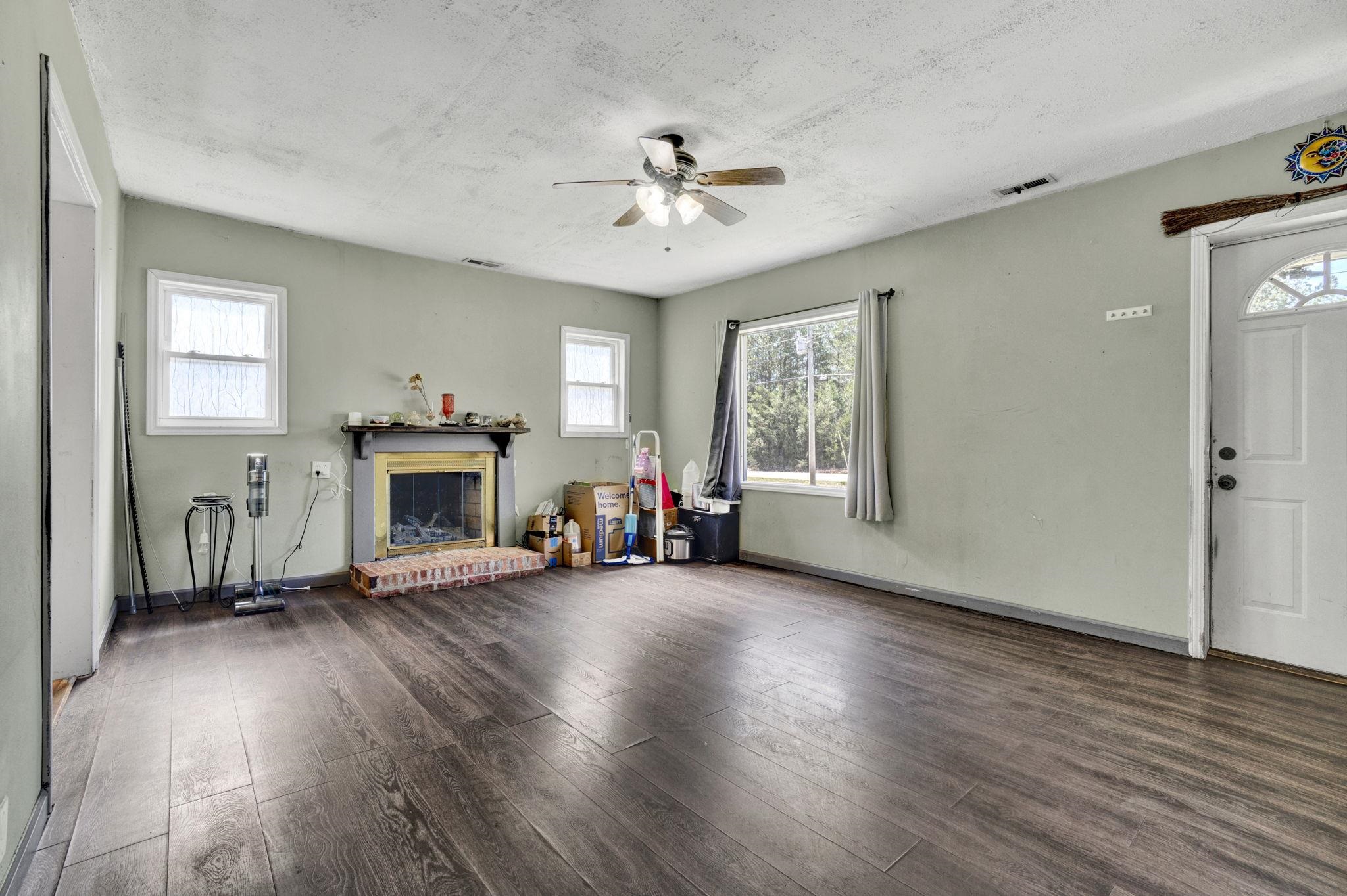 7979 Highway 56 Enoree, SC 29335 - Photo 4 of 24