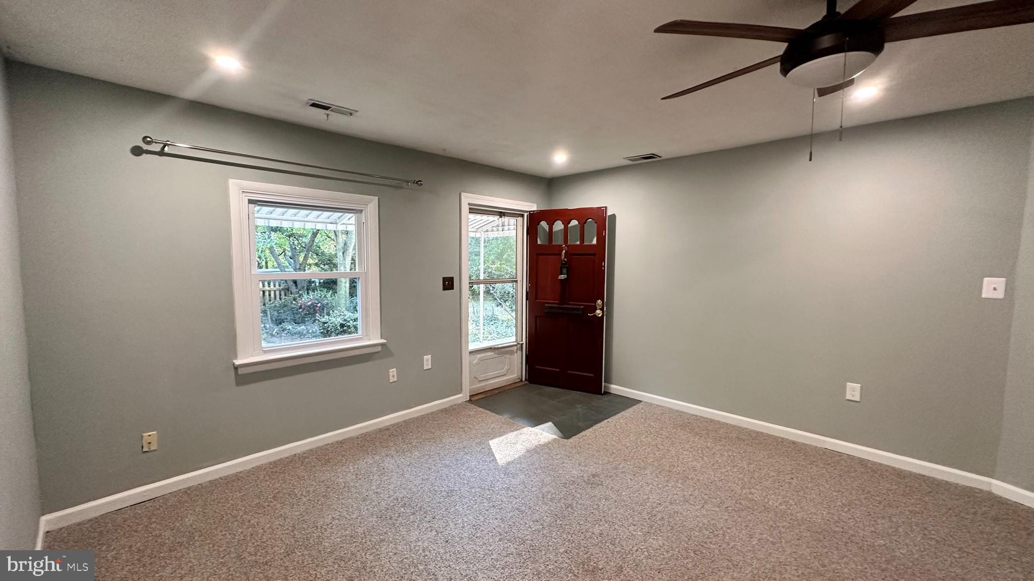 8334 Idylwood Road Vienna, VA 22182 - Photo 5 of 24
